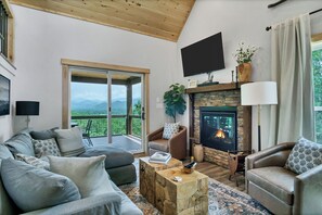 Flachbildfernseher, Kamin