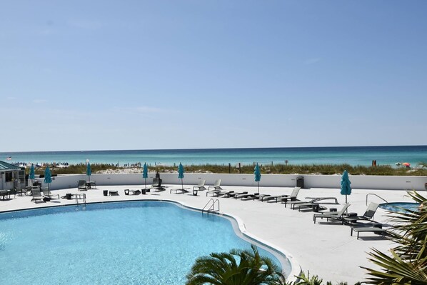 Piscine extérieure, piscine chauffée