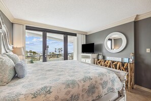 2 bedrooms, in-room safe, iron/ironing board, free WiFi