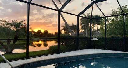 Cozy 3 bedroom with private pool and lakeview