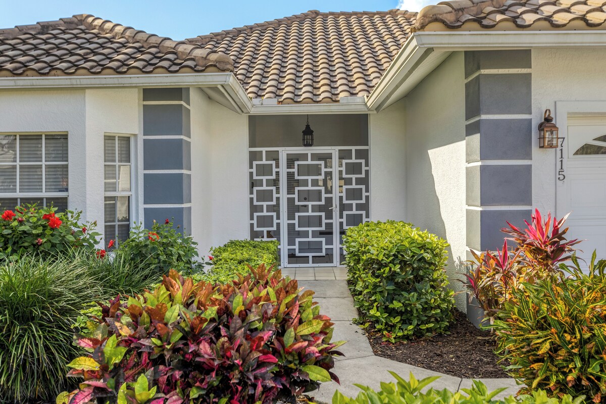 Photo 9 of Special Offer: Cozy 3BR Retreat with Private Pool & Lakeview – Hot Deal Today!