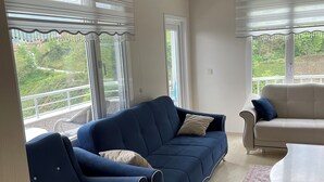 Classic Condo, 3 Bedrooms, Balcony, Mountain View - Çamlıhemşin (Çamlihemsin)
