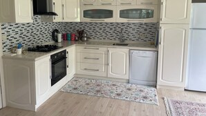 Classic Condo, 3 Bedrooms, Balcony, Mountain View | In-room dining - Çamlıhemşin (Çamlihemsin)