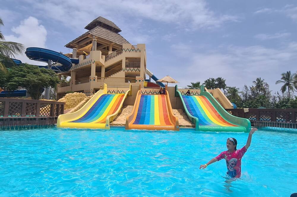\"palm House\": Villa at Rotana Resort With Private Pool, 300 m From the Beach!!!!