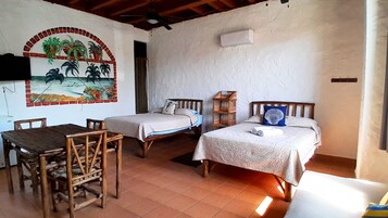 Family Studio, Kitchenette, Park View | Free WiFi, bed sheets