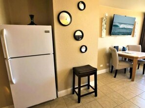 Interior - KING BED, Spacious, Legal, VIEW (Honolulu)