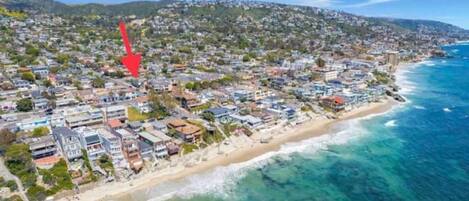 In Strandnähe, Liegestühle, Strandtücher