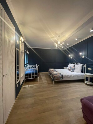 1 habitación, escritorio, tabla de planchar con plancha y wifi gratis 