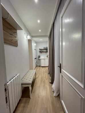 Haartrockner, Handtücher, Seife, Shampoo