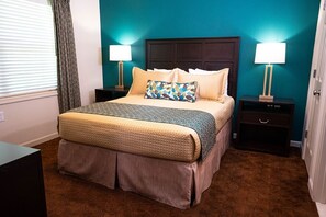 2 bedrooms, WiFi, bed sheets - The Colonies at Williamsburg Suite B Two bedroom, Two bathrooms. (Williamsburg)