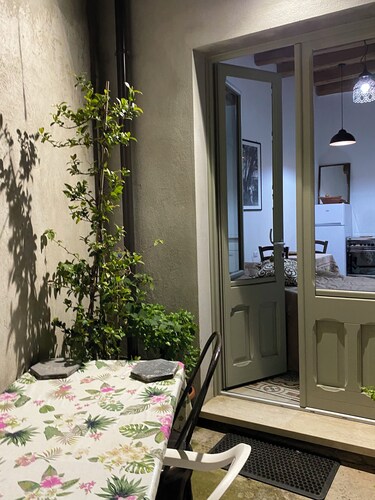 STUDIO 18 centre of old town two minuted close to seaside