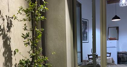 STUDIO 18 centre of old town two minuted close to seaside