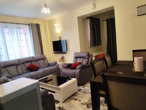 Living area - Pine Residency Stays (Rungiri)