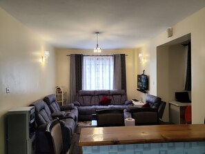 Living area - Pine Residency Stays (Rungiri)