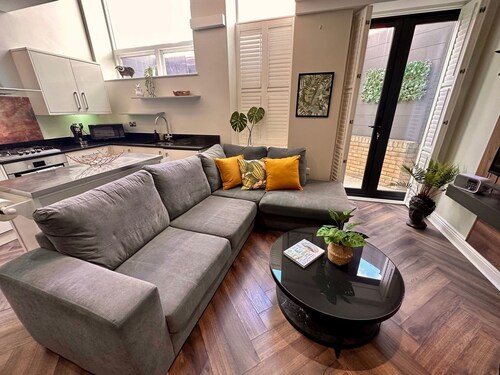 Stylish modern bright and airy flat in South West London - Putney