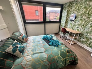 2 chambres, fer et planche à repasser, Wi-Fi gratuit, draps fournis