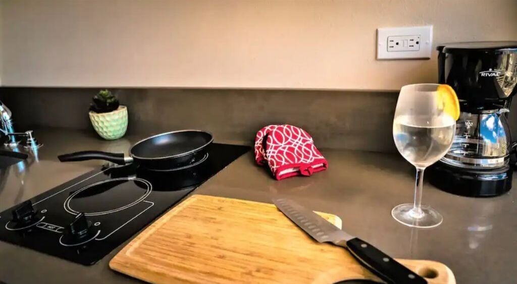 Fridge, microwave, stovetop, coffee/tea maker