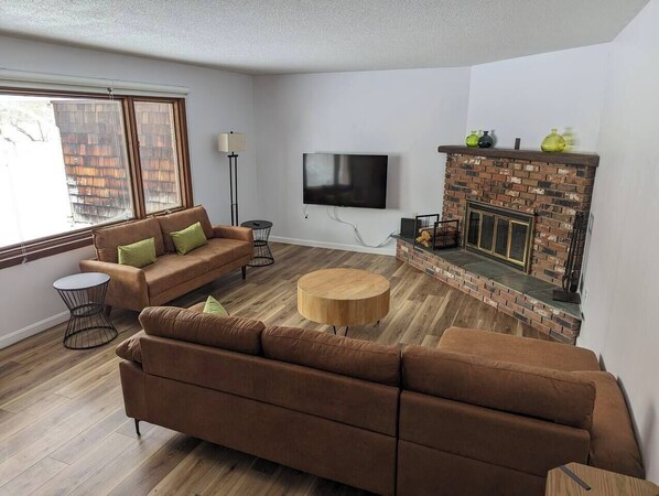 Smart TV, fireplace, video games