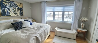 *Wow!* Executive Cozy Home - 3 bedroom, 2 bath
