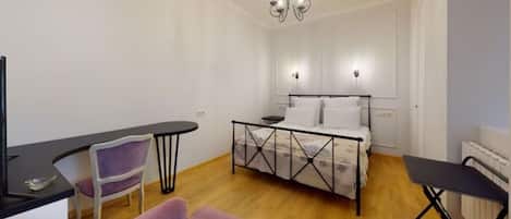 Iron/ironing board, free WiFi