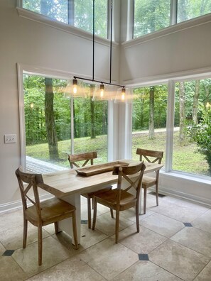 Dining - Pickwick Preserve Luxury Private Estate - 300 Acres on Pickwick Lake (Tuscumbia)