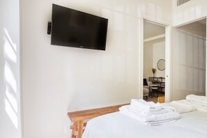 1 chambre, fer et planche Ă repasser, Wi-Fi gratuit, draps fournis