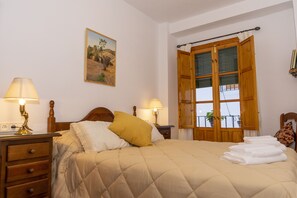 2 makuuhuonetta, silitysrauta/-lauta, Wi-Fi, vuodevaatteet