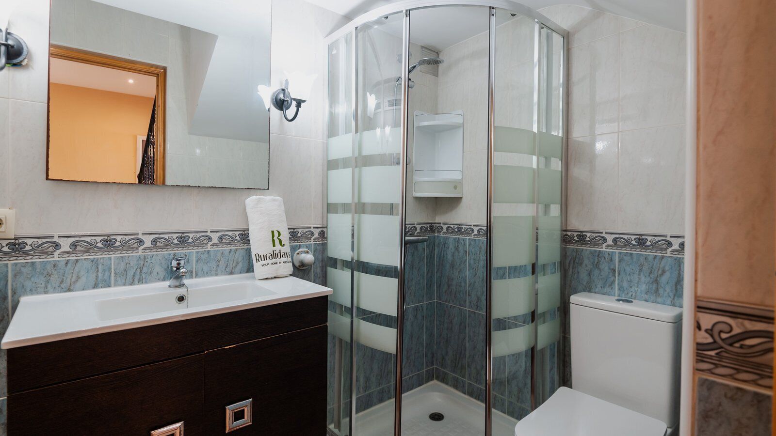 浴缸、風筒、提供毛巾