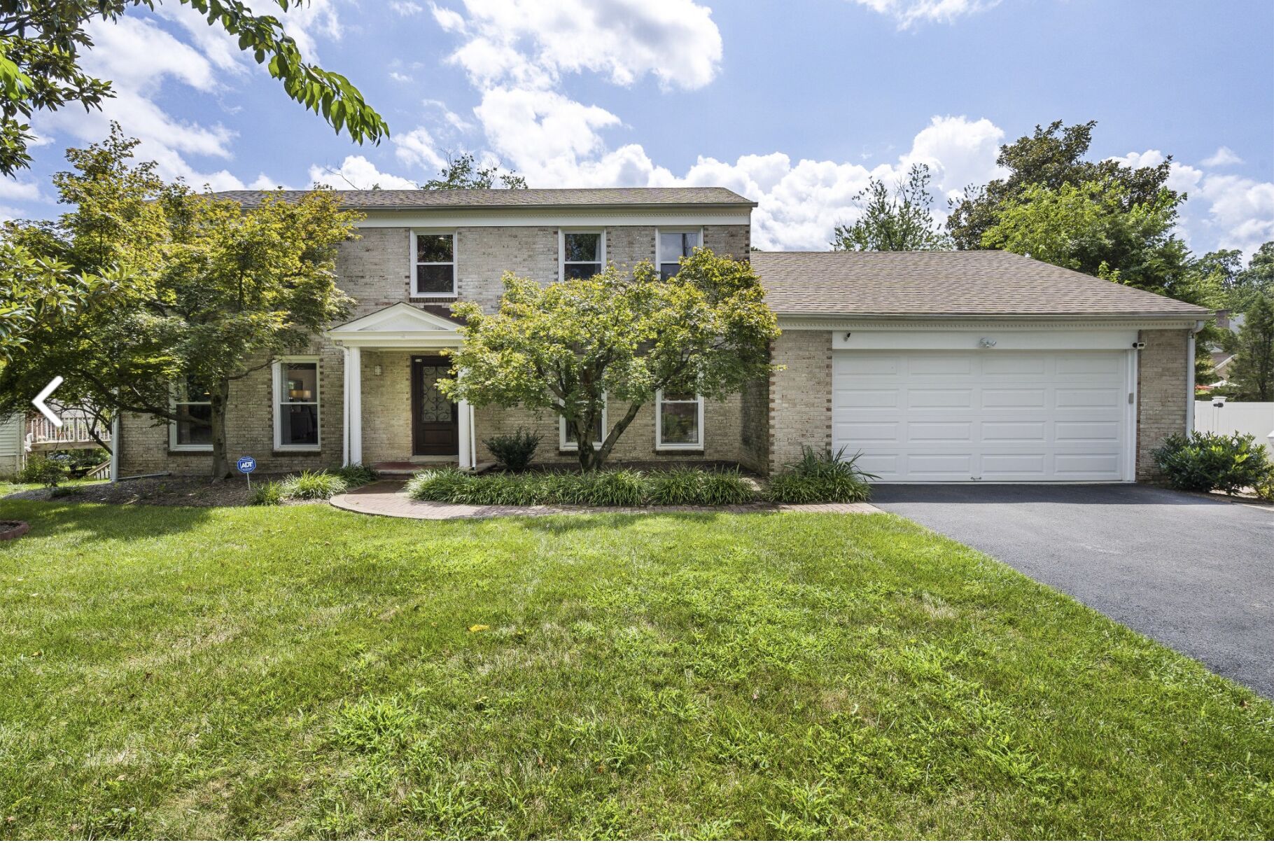 Beautiful House with private pool in the heart of Potomac