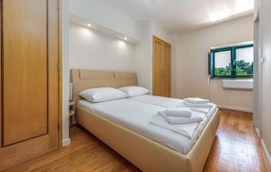 2 chambres, lit parapluie, Wi-Fi gratuit, draps fournis