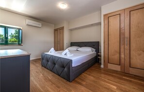 2 Schlafzimmer, Reisekinderbett, kostenloses WLAN, Bettwäsche