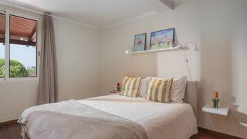 1 makuuhuone, silitysrauta/-lauta, vauvan matkasänky, Wi-Fi