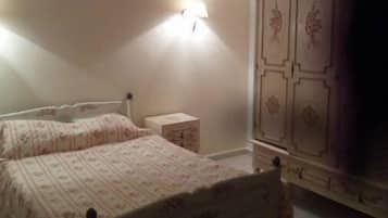 1 habitación, wifi y ropa de cama