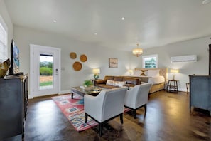 House, 1 King Bed, Hot Tub (430 GH Tr Sundance) | Living area - Sundance Studio W/hot Tub&grill (Fredericksburg)