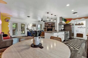 Casa, varias camas, bañera de hidromasaje (130 Maple Blue) | Interior