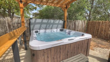 Bañera de hidromasaje exterior