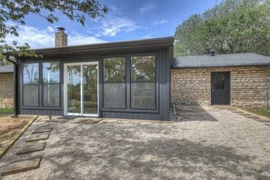 Exterior - Eclectic Fun Haus With Hot Tub - 3 Min Drive to Main (Fredericksburg)