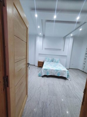 1 habitación y ropa de cama 