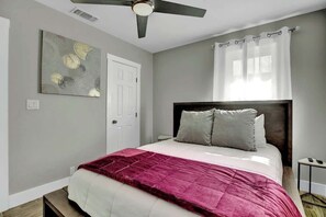 House, Multiple Beds, Hot Tub, City View (503 W San Antonio St) | 3 bedrooms, individually decorated, individually furnished, free WiFi