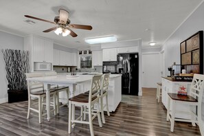 House, Multiple Beds, Hot Tub | Private kitchen | Fridge, microwave, oven, stovetop - Charming Home With Hot Tub, Sauna & Grill! (Fredericksburg)