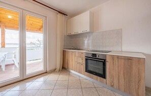 Geladeira, fogão, cooktop, cafeteira/chaleira