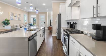 Family Ready Kitchen 3 BR/2.5 Baths