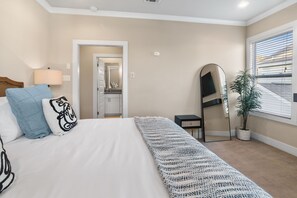 3 chambres, bureau, fer et planche à repasser, accès au Wi-Fi (inclus)