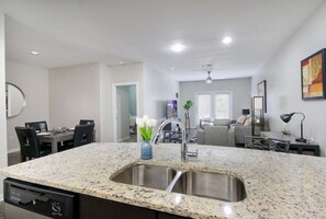 Interior - Private 1BR APT Downtown SA w Pool (San Antonio)