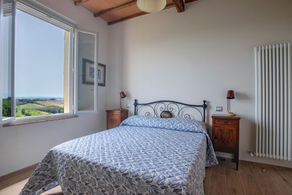 3 bedrooms, iron/ironing board