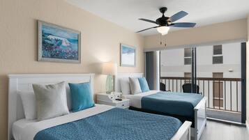 Condo, varias camas, balcón, vista al océano | 3 habitaciones y wifi gratis