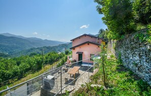 Outdoor dining - 2 bedroom lovely home in Tribogna (Tribogna)