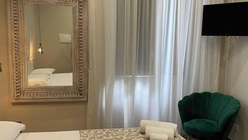 Superior-Doppelzimmer, eigenes Bad, Stadtblick