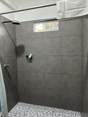 Comfort Double Room, 2 Double Beds, Private Bathroom, Beach View | Bathroom - Lali Beach (Sonsonate)