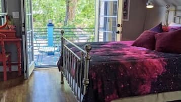 1 habitación, escritorio, tabla de planchar con plancha y wifi